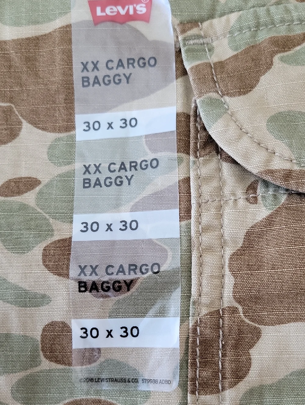 Levi's XX Cargo Men's Baggy Pants Slightly Tapered Leg 30X30 Camouflage NWT
